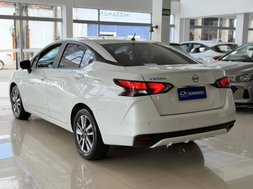 nissan versa 1.6 16v flex advance xtronic 4p automatico 20256
