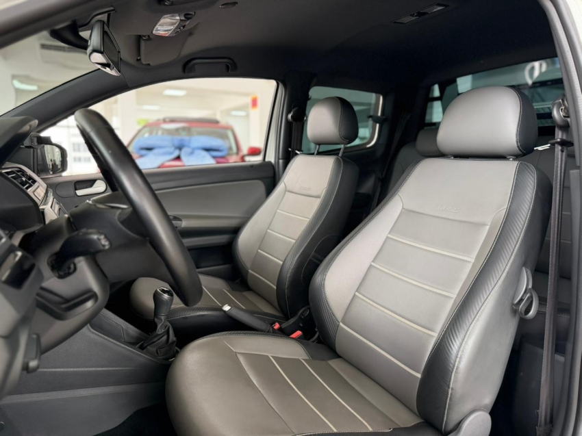 volkswagen saveiro 1.6 cross cd 16v flex 2p manual 4p 201712