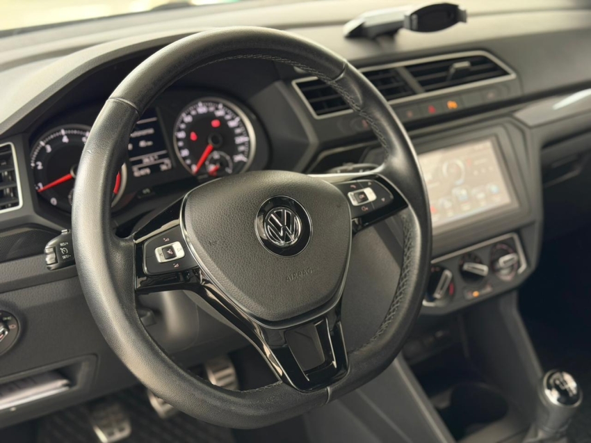 volkswagen saveiro 1.6 cross cd 16v flex 2p manual 4p 201717