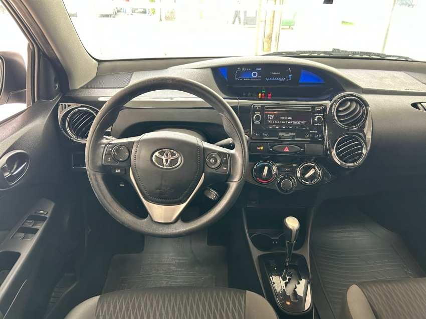 toyota etios 1.5 xs sedan 16v flex 4p automatico 201811