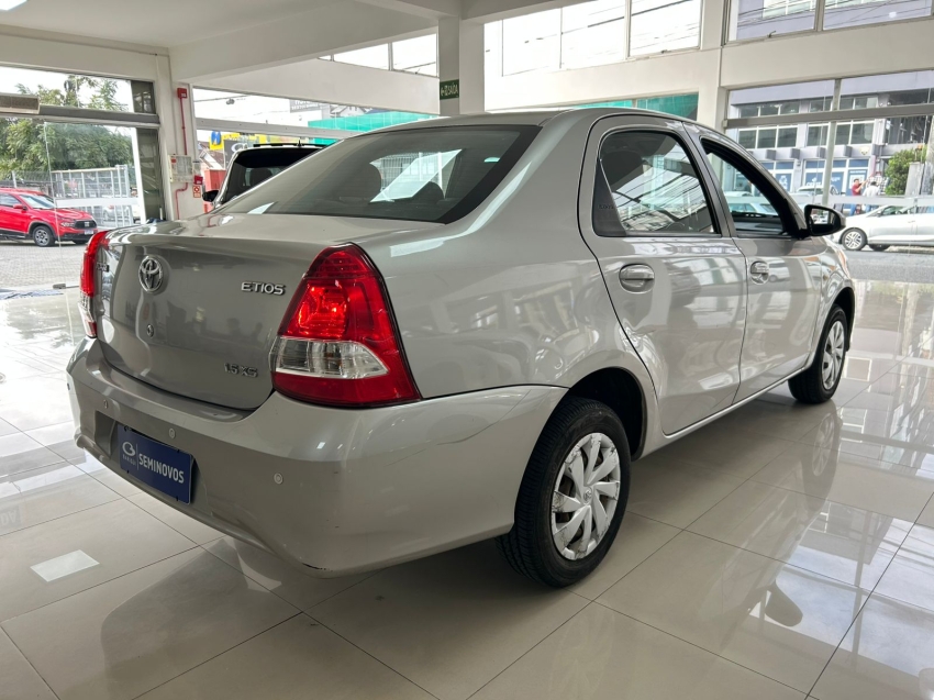 toyota etios 1.5 xs sedan 16v flex 4p automatico 20184