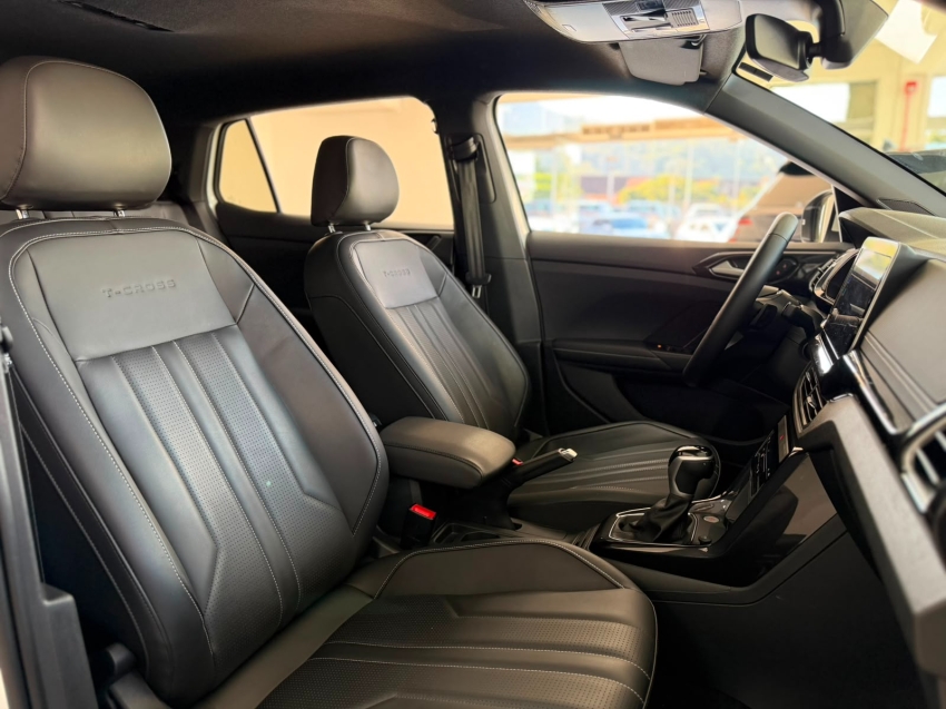 volkswagen t-cross 1.4 250 tsi total flex highline automatico 4p 202611