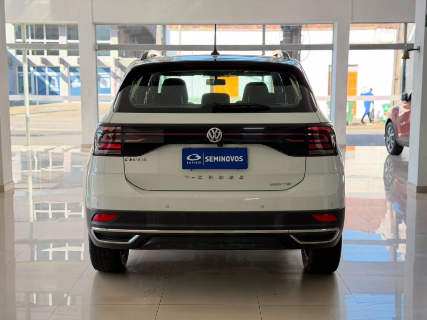 volkswagen t-cross 1.0 200 tsi total flex comfortline automatico 4p 20215