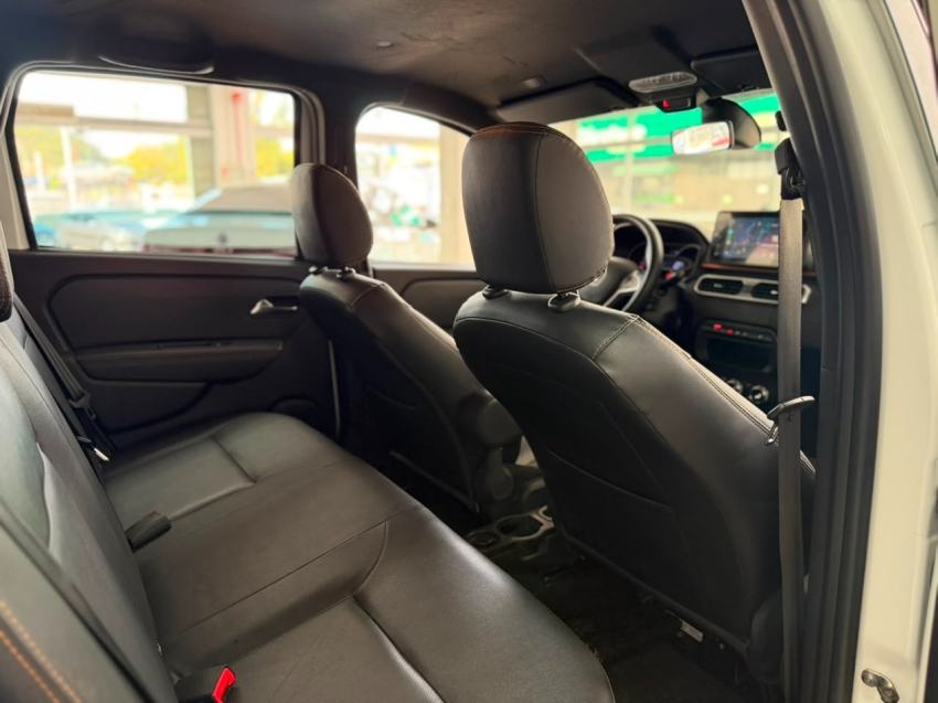 renault oroch 1.3 tce flex outsider x-tronic 4p automatico 202313