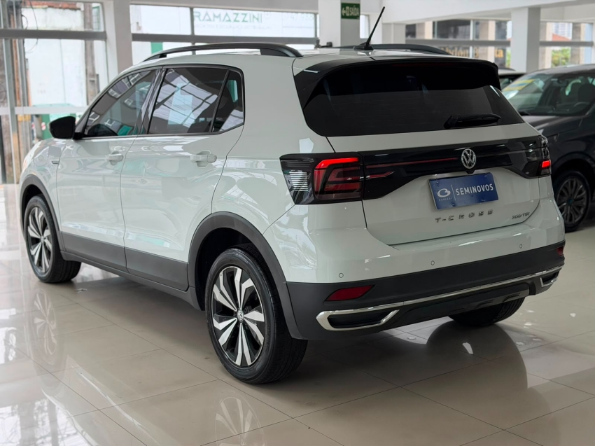 volkswagen t-cross 1.0 200 tsi total flex comfortline automatico 4p 20216