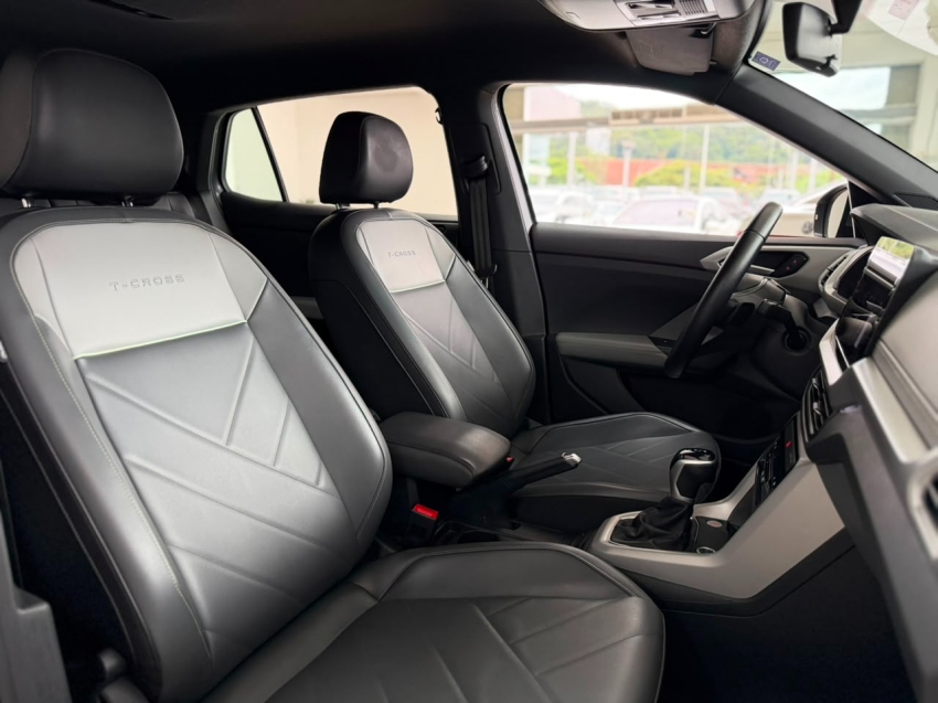 volkswagen t-cross 1.0 200 tsi total flex comfortline automatico 4p 202511