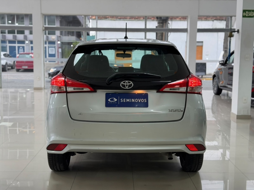 toyota yaris 1.5 16v flex sedan xl live manual 4p 20215