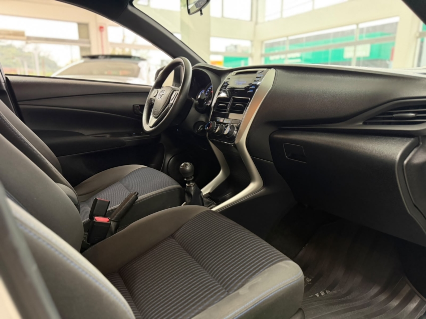 toyota yaris 1.5 16v flex sedan xl live manual 4p 202118