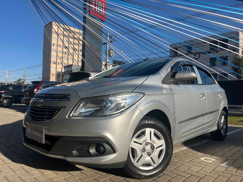 chevrolet onix 1.0 mpfi lt 8v flex 4p manual 2014