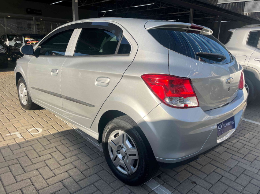 chevrolet onix 1.0 mpfi lt 8v flex 4p manual 20146