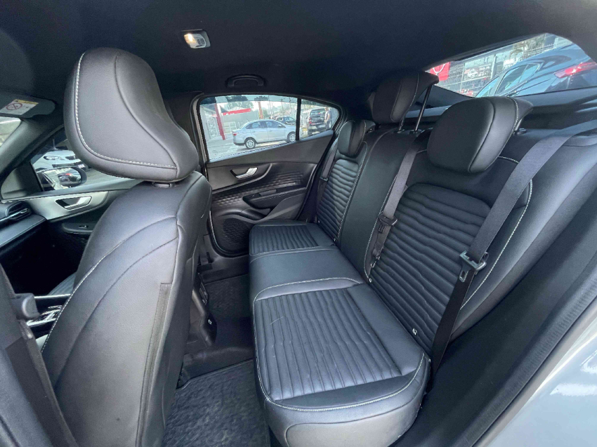 fiat fastback flex automatico 2025