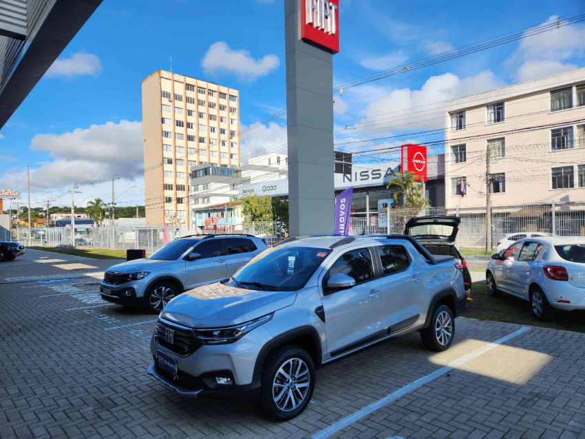 fiat strada 1.3 flex automatico 2023