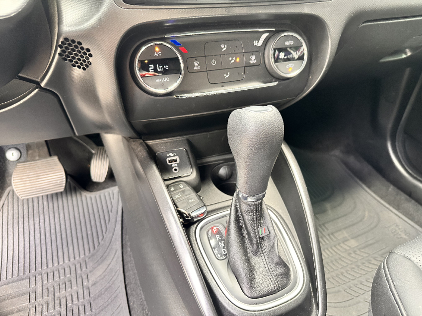 fiat cronos 1.3 firefly flex precision cvt 4p automatico 2025