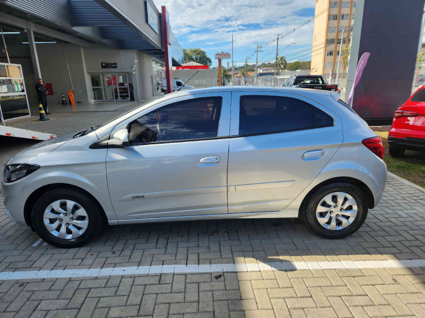 chevrolet onix 1.0 flex manual 2018