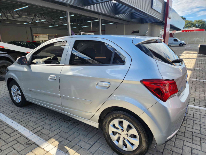 chevrolet onix 1.0 flex manual 2018