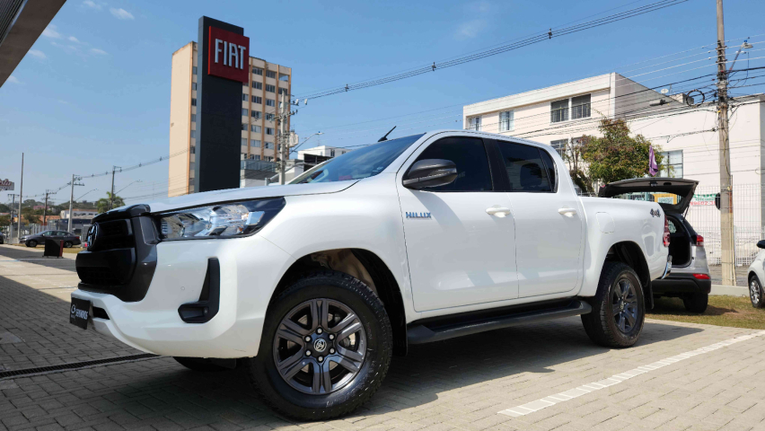toyota hilux 2.8 d-4d turbo diesel cd sr 4x4 automatico 4p 2024