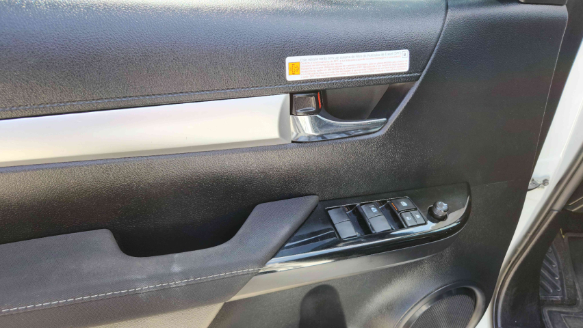 toyota hilux 2.8 d-4d turbo diesel cd sr 4x4 automatico 4p 2024