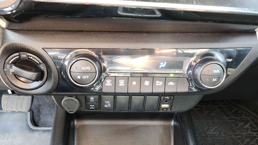 toyota hilux 2.8 d-4d turbo diesel cd sr 4x4 automatico 4p 2024