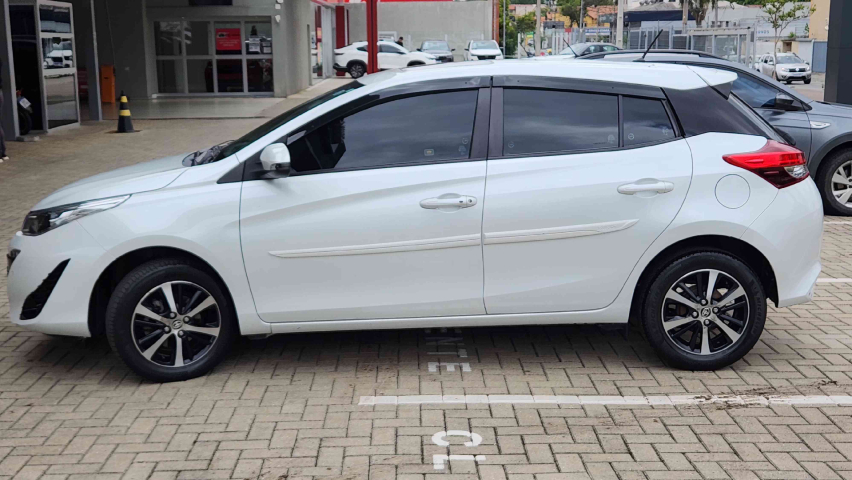 toyota yaris 1.5 flex automatico 20228