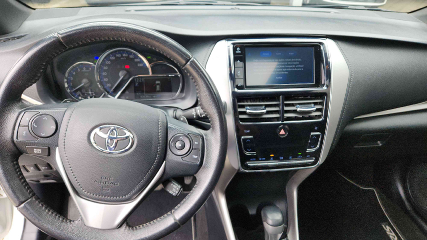 toyota yaris 1.5 flex automatico 202215