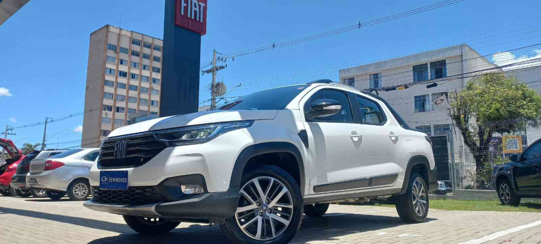fiat strada 1.3 firefly flex volcano cd cvt 4p automatico 2025