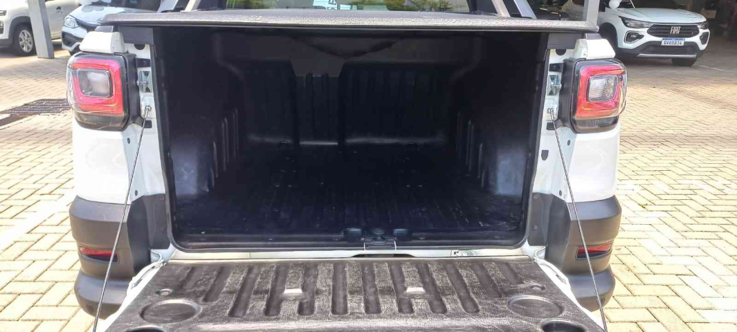 fiat strada 1.3 firefly flex volcano cd cvt 4p automatico 20256