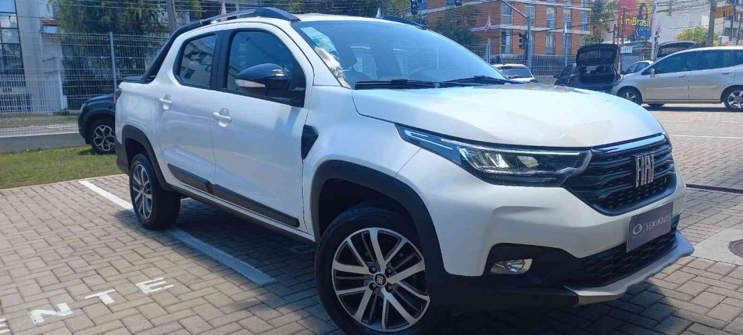 fiat strada 1.3 firefly flex volcano cd cvt 4p automatico 20252