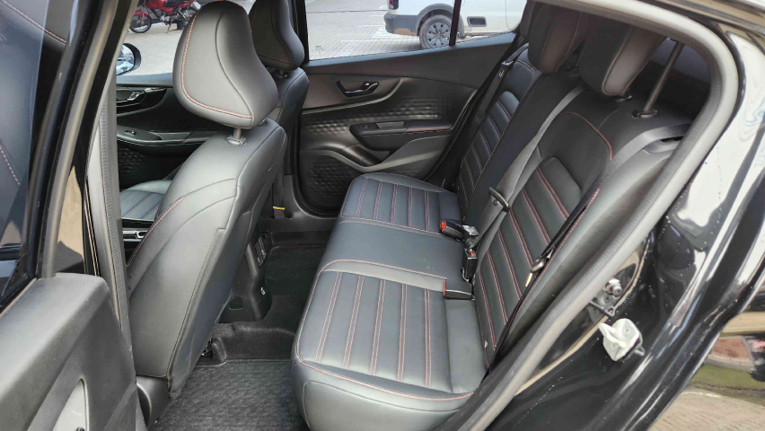 fiat fastback 1.3 turbo 270 flex abarth at6 4p automatico 202410