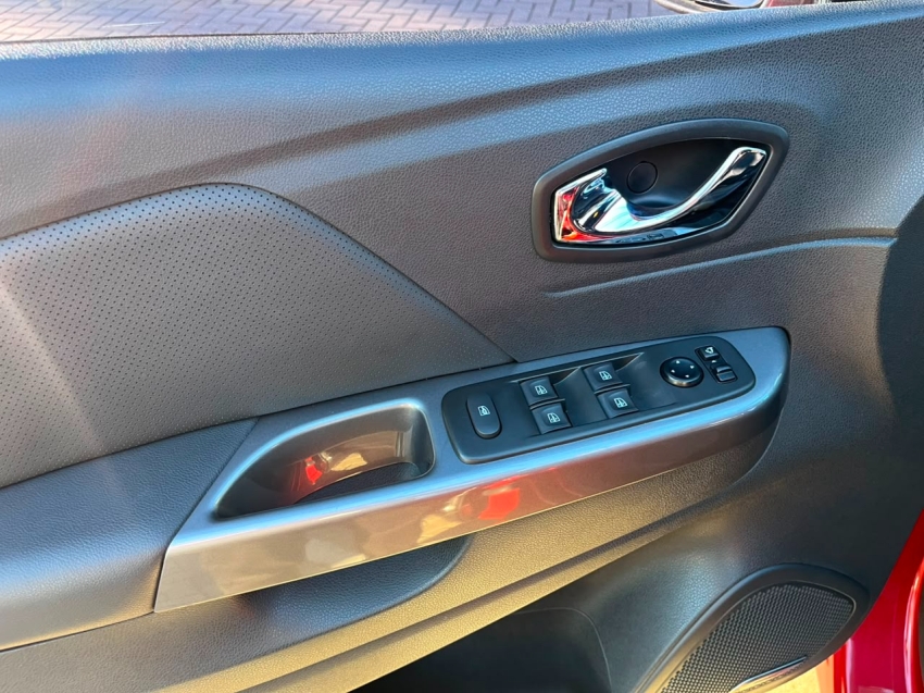 renault captur 1.6 16v sce flex bose x-tronic 5p automatico 202117