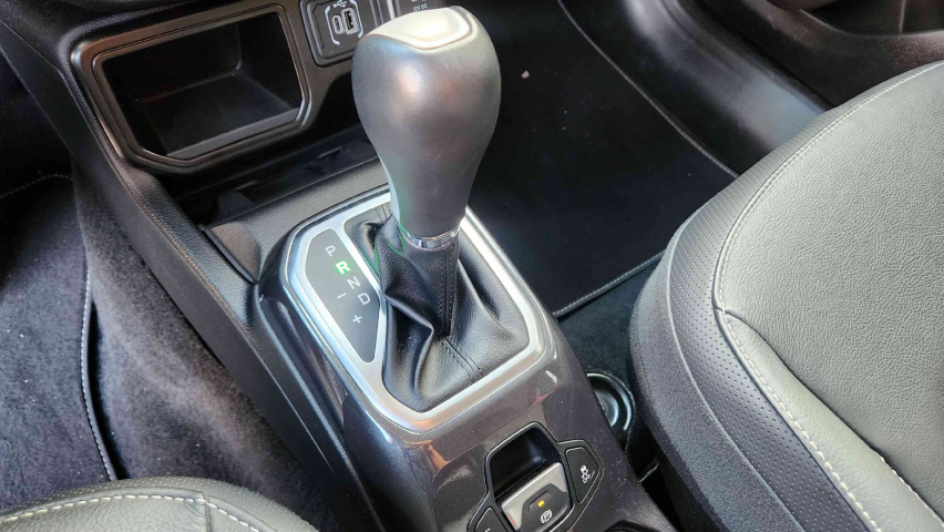 jeep renegade 1.3 t270 turbo flex longitude at6 4p automatico 202419