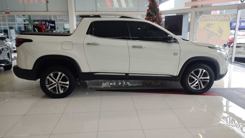 fiat toro volcano 4x4 2.0 16v at9 diesel 4p automatico 2017 fiat toro volcano 4x4 2.0 16v at9 diesel 4p automatico 2017