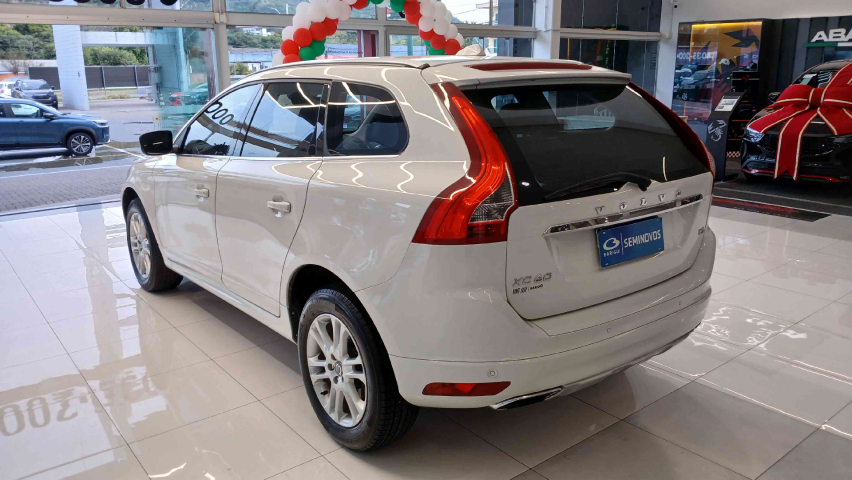 volvo xc60 2.0 t5 dynamic fwd turbo gasolina 4p automatico 2015