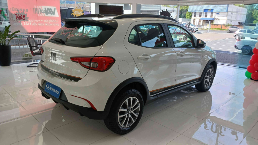 fiat argo 1.3 firefly flex trekking cvt 4p automatico 2025