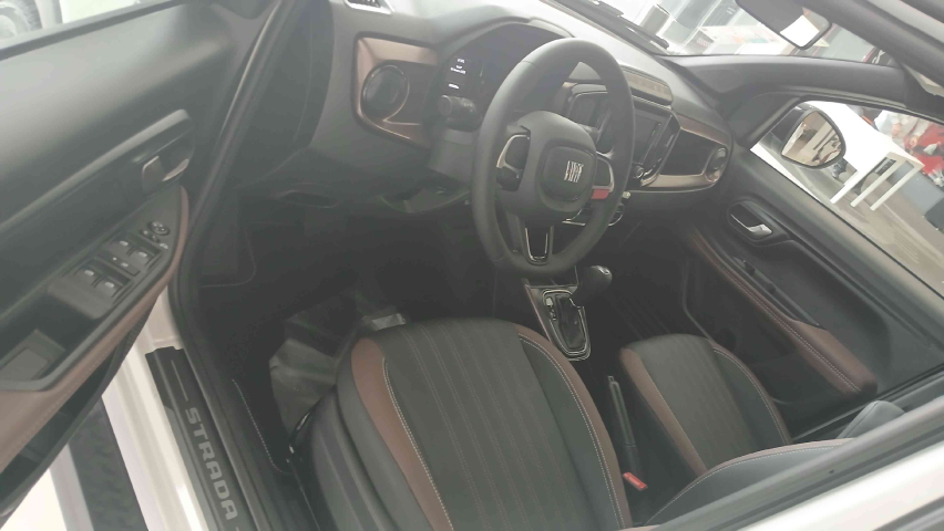 fiat strada 1.0 turbo 200 flex ranch cd cvt 4p automatico 2026