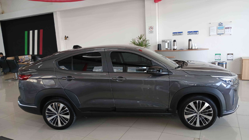 fiat fastback 1.0 turbo 200 hybrid audace cvt hibrido 4p automatico 2025