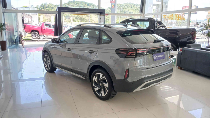 volkswagen nivus 1.0 200 tsi total flex highline automatico 4p 2025