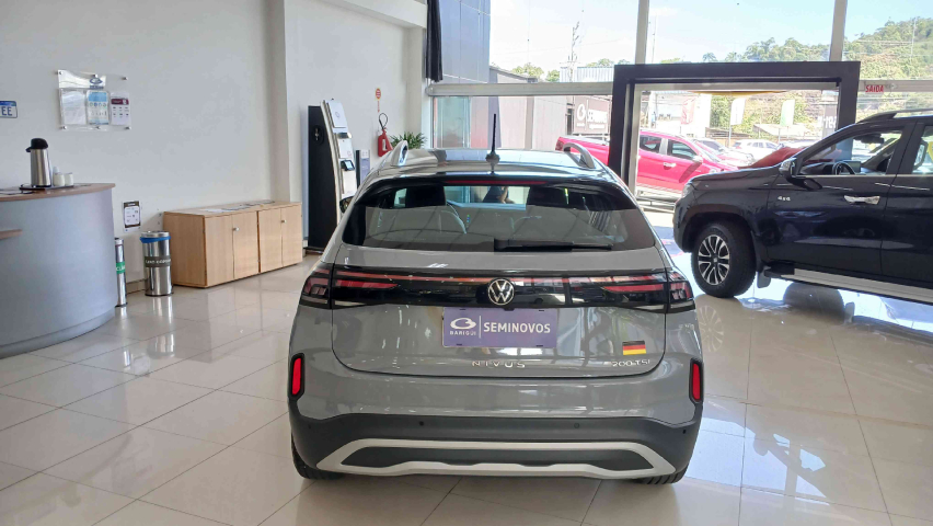 volkswagen nivus 1.0 200 tsi total flex highline automatico 4p 2025