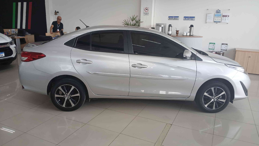 toyota yaris 1.5 16v flex sedan xls connect multidrive 4p automatico 2022