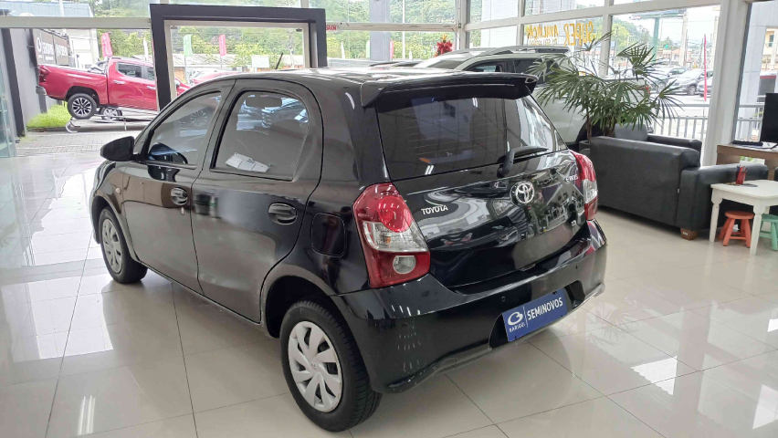 toyota etios 1.3 x 16v flex 4p automatico 20205