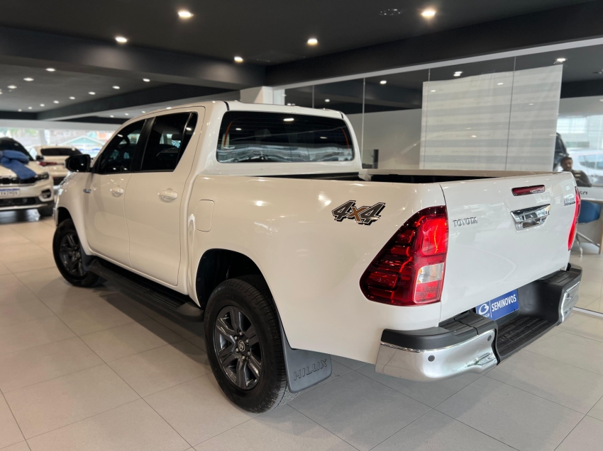 toyota hilux 2.8 d-4d turbo diesel cd sr 4x4 automatico 4p 20244