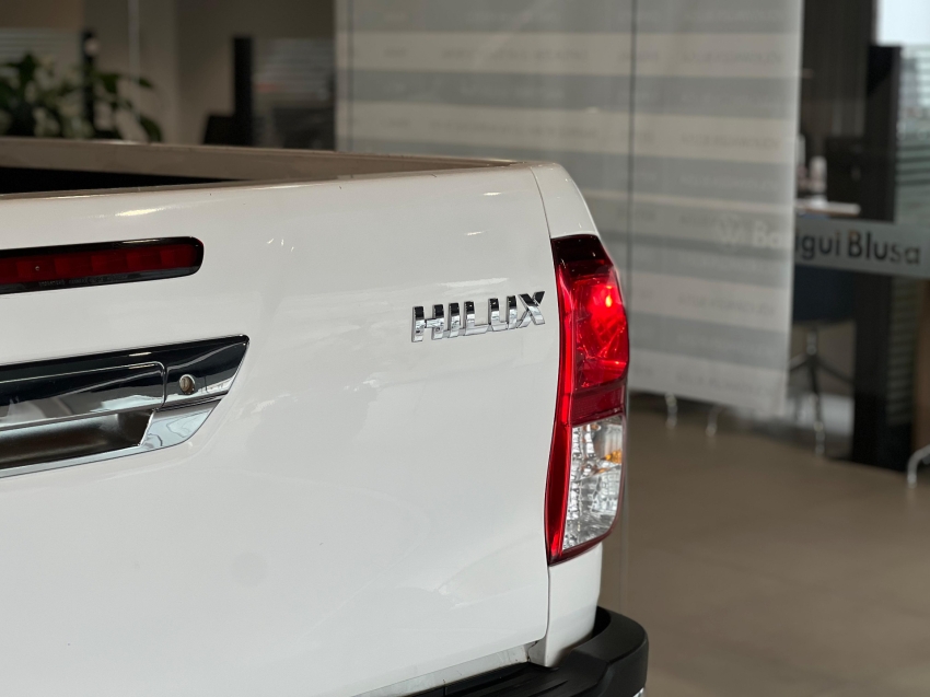 toyota hilux 2.8 d-4d turbo diesel cd sr 4x4 automatico 4p 20248