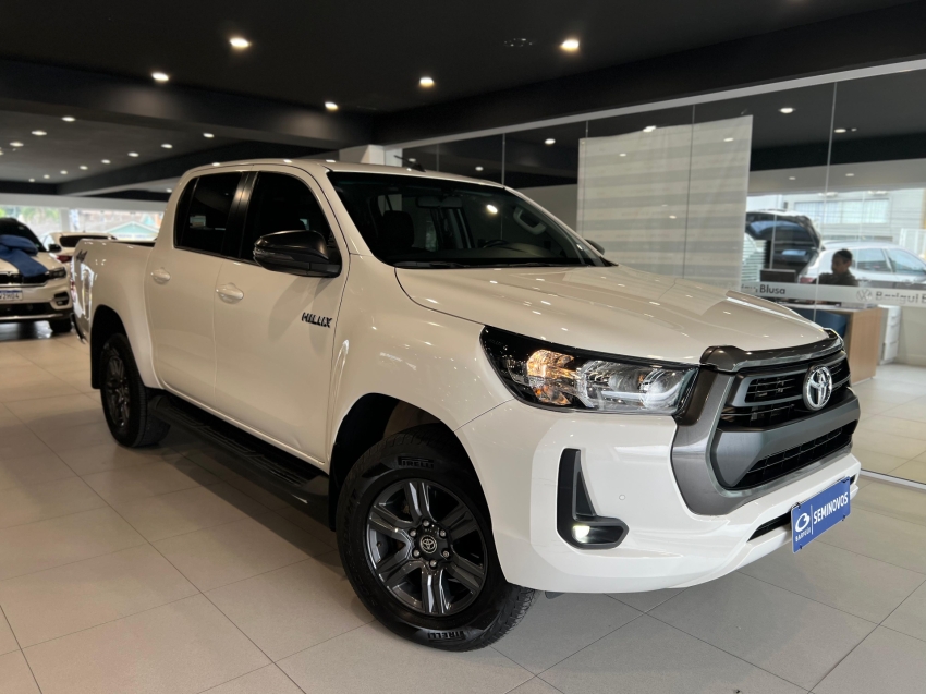 toyota hilux 2.8 d-4d turbo diesel cd sr 4x4 automatico 4p 2024