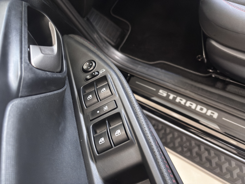 fiat strada 1.0 turbo 200 flex ultra cd cvt 4p automatico 202614