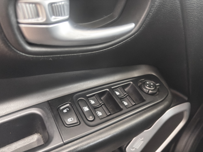 jeep renegade 1.8 16v flex longitude 4p automatico 201914