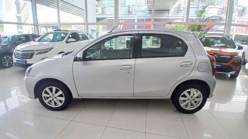 toyota etios 1.5 x plus 16v flex 4p manual 20196
