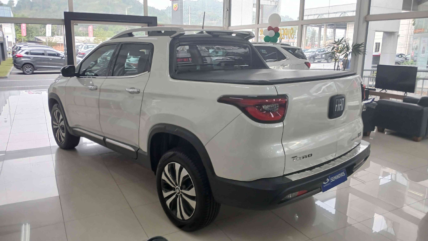 fiat toro 1.3 turbo 270 flex volcano at6 4p automatico 20256