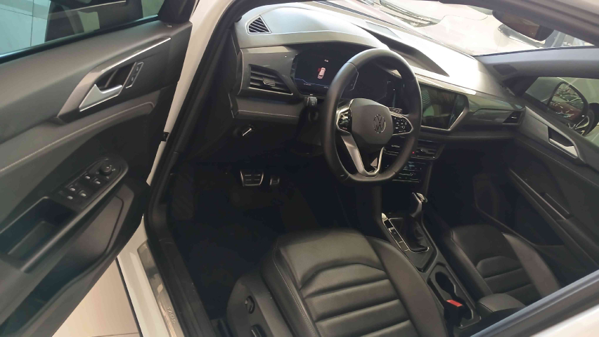 volkswagen taos 1.4 250 tsi total flex highline automatico 4p 202413