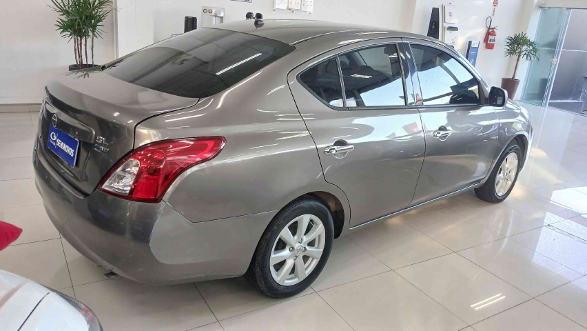 nissan versa 1.6 16v flex sl 4p manual 20145
