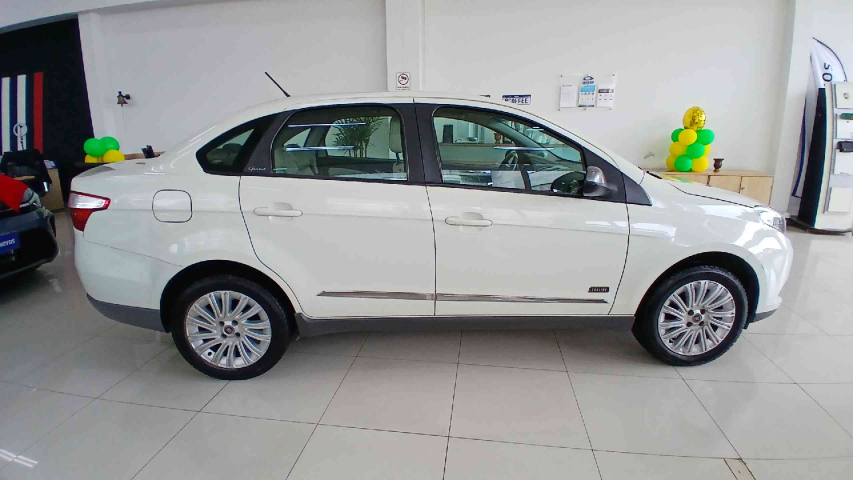 fiat grand siena 1.6 mpi essence sublime 16v flex 4p manual 20156