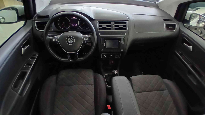volkswagen fox 1.6 msi highline 16v flex 4p manual 201612